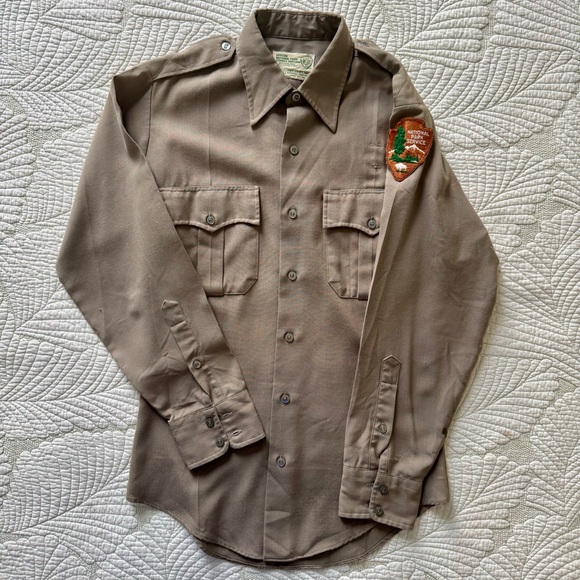 Men's Vintage National Park Service Tan Button-Up Shirt- Size S - Picture 1 of 9